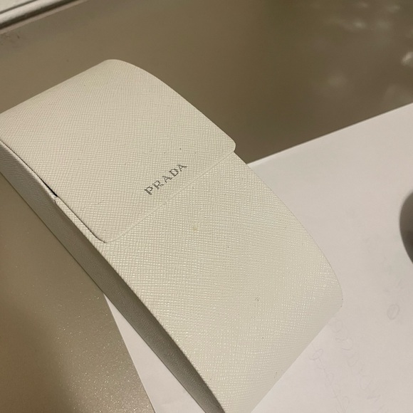 Prada Oversized Sunglasses - Picture 4 of 4